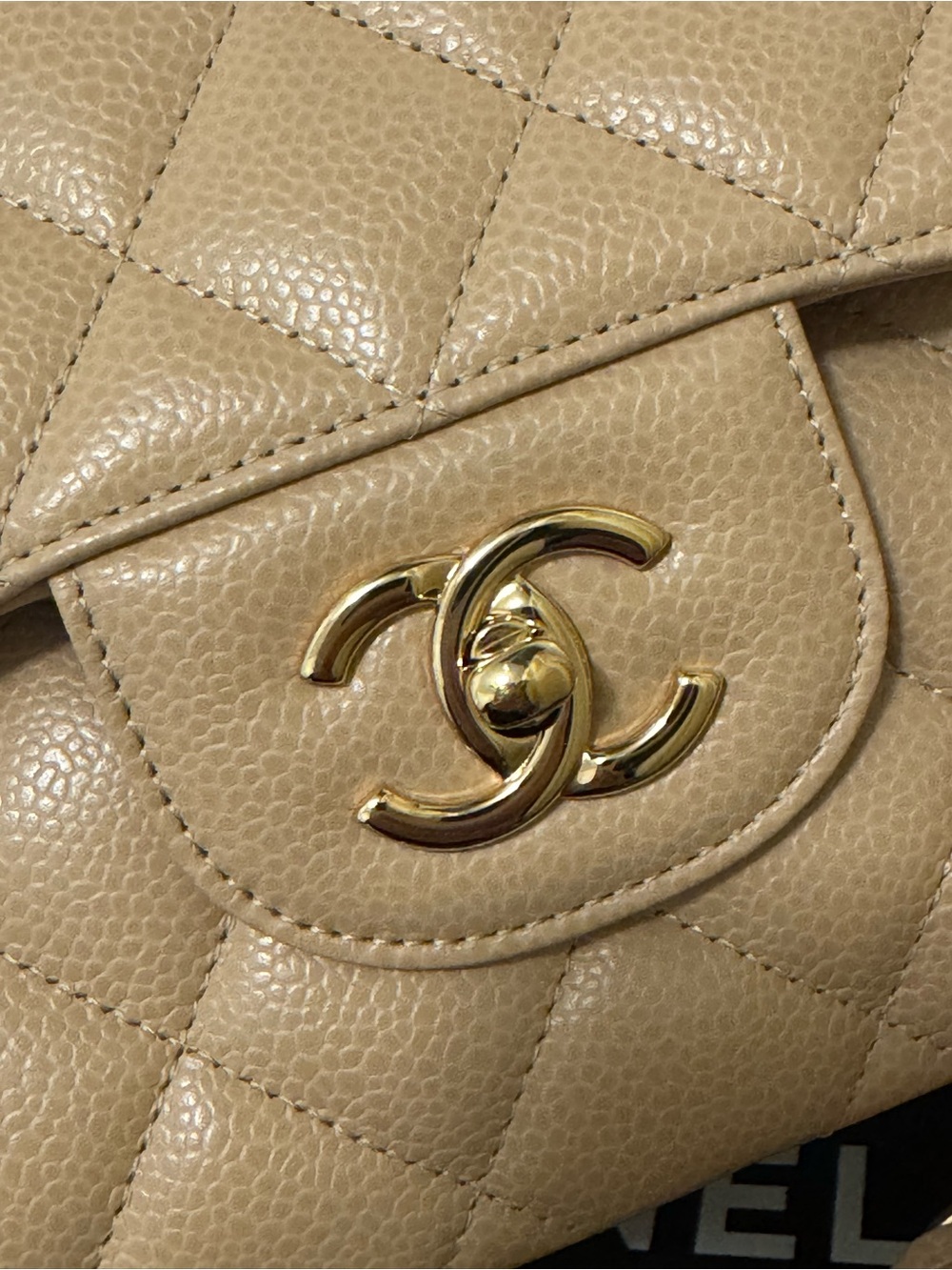 CHANEL JUMBO Beige Quilted Flap Shoulder Bag with Gold Chain - Picture 3 of 10